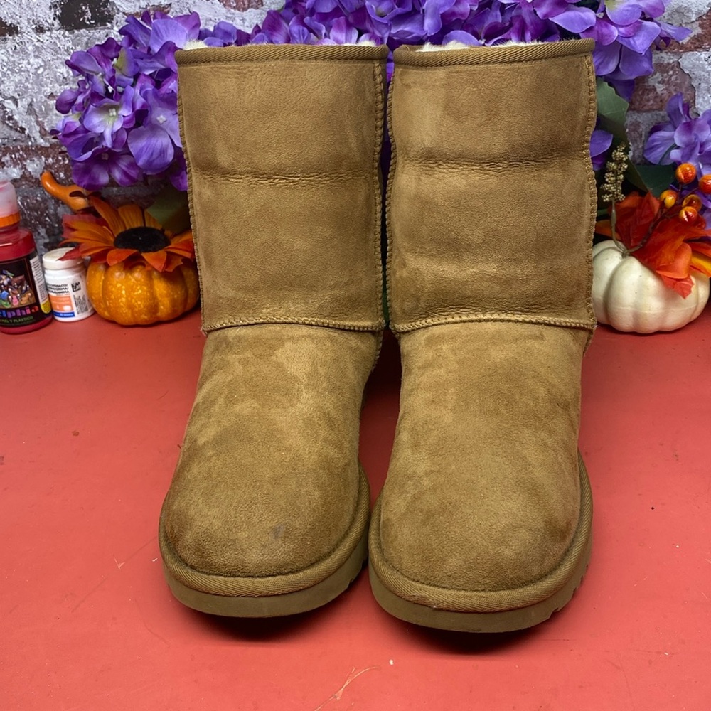 UGG Chestnut Suede Classic Short Winter Boots